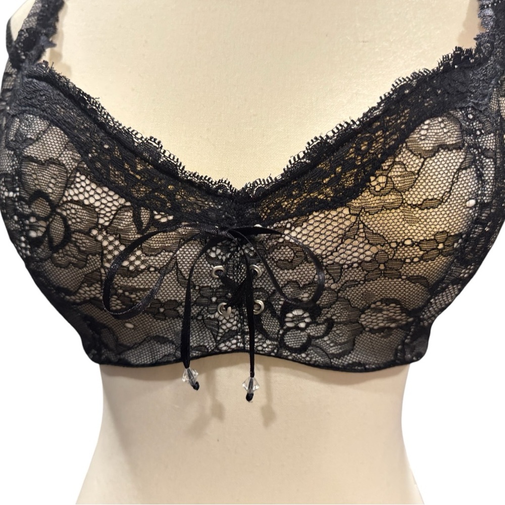 NWOT! Frederick’s of Hollywood Black Lace Bra - Size: 34DD
